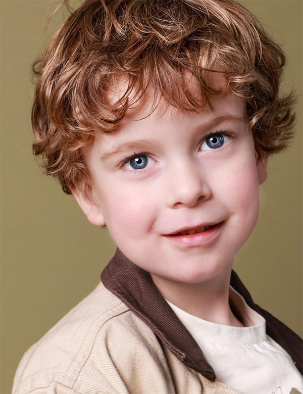 Kindermodel met blond haar Levi S.