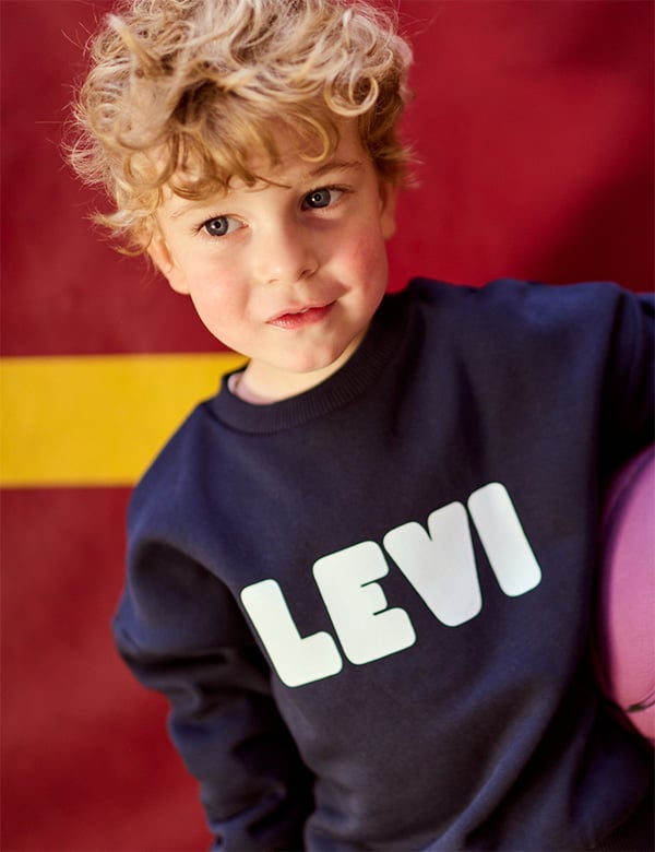 Kindermodel met blond haar Levi S.