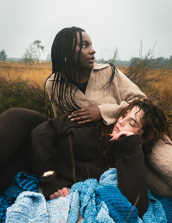vrouwelijk model met donker haar Mare K.