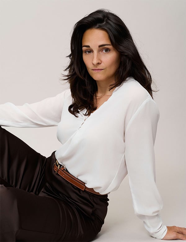 Vrouwelijk model met donkerbruin haar Nori M.