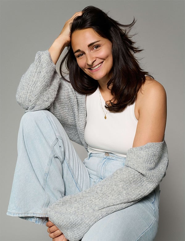 Vrouwelijk model met donkerbruin haar Nori M.