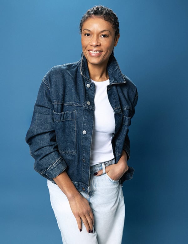 vrouwelijk model met kroeshaar Sabine V.