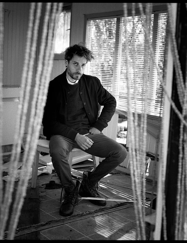 mannelijk model met donker haar Sergemannelijk model met donker haar Serge