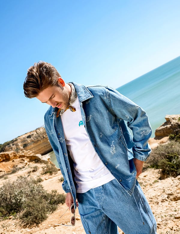 mannelijk model met bruin haar Tom Klo.