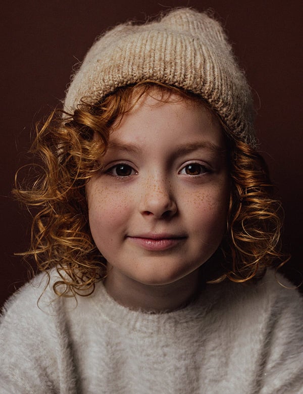 Kindermodel met rood haar Zoey Ko.