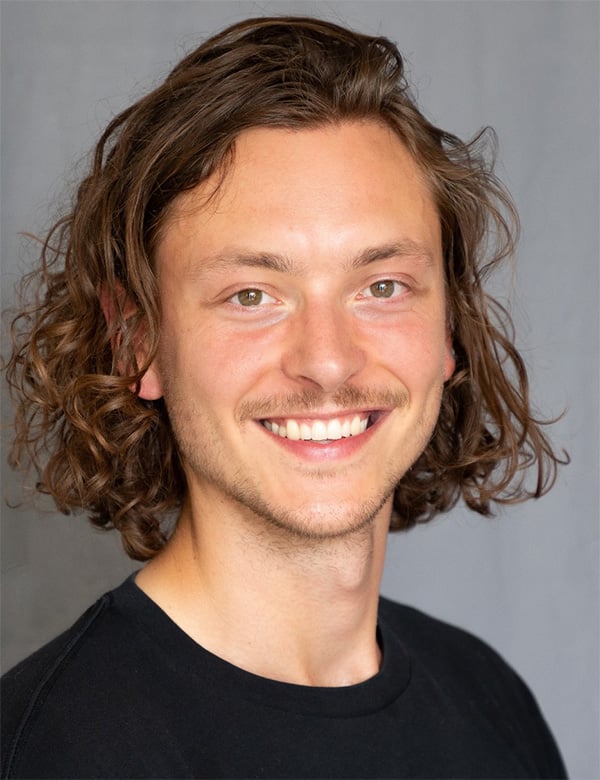 Mannelijk model met bruin haar abel f.