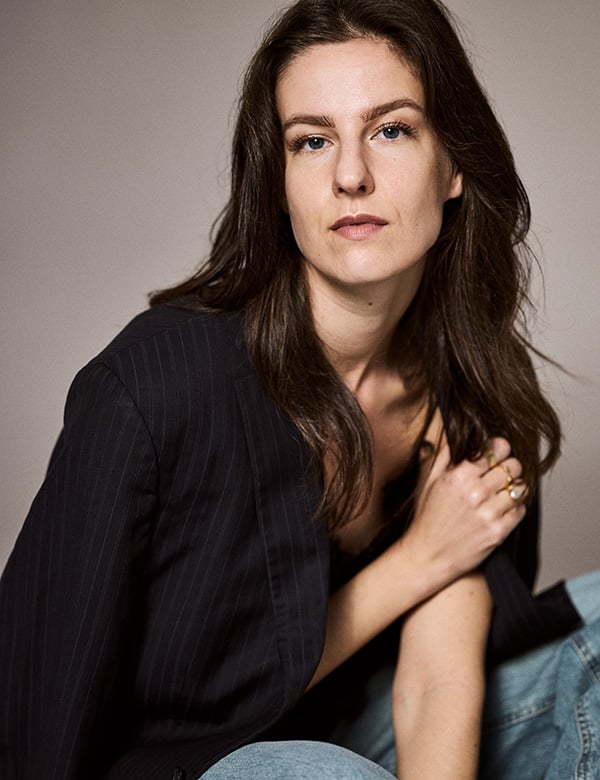 Vrouwelijk model met bruin haar Iris V.