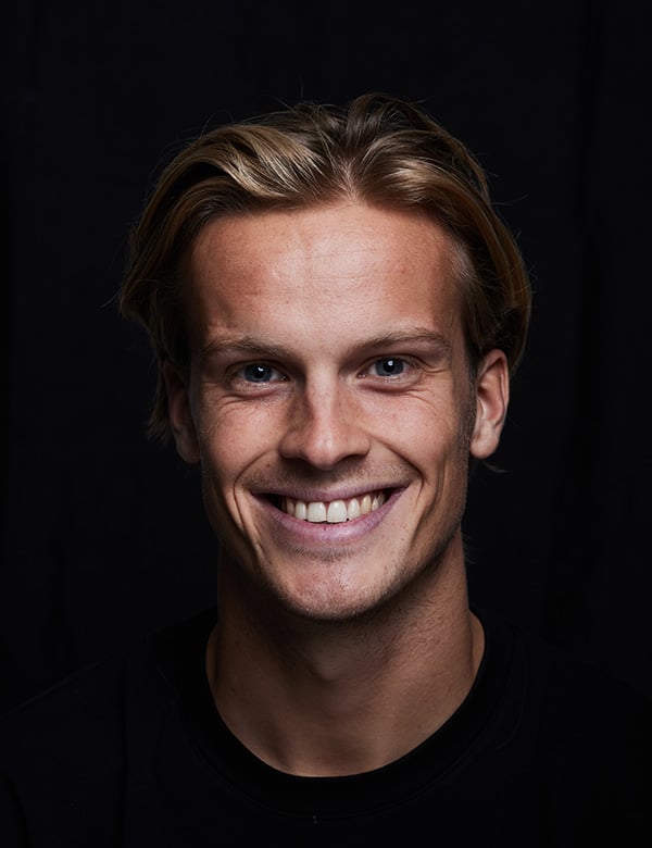 Mannelijk model met blond haar jaap k.