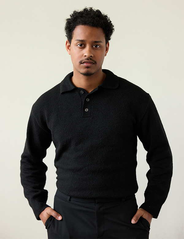 Mannelijk model met donkerbruin haar Jazzley