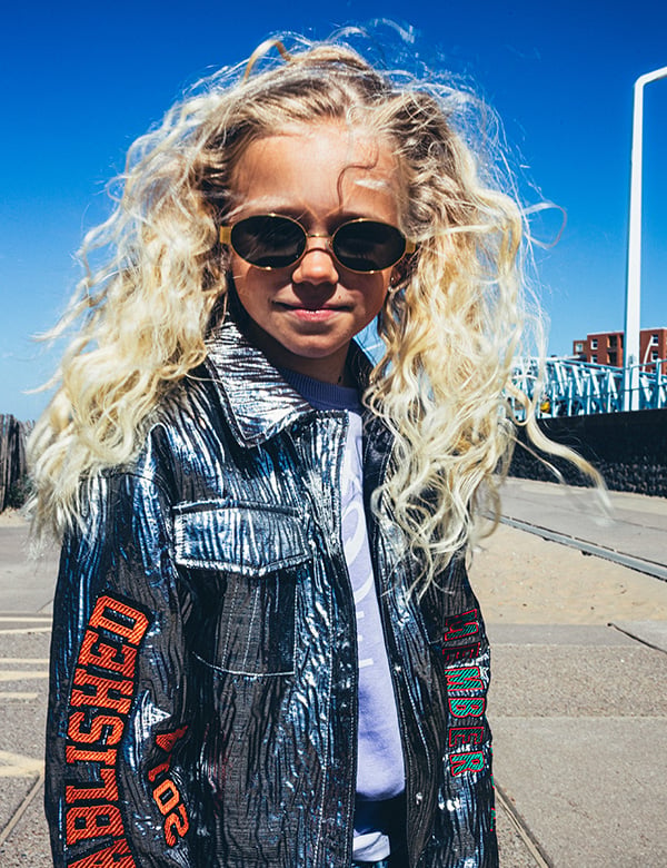 meisjes kindermodel met lichtblond haar Laurie K.
