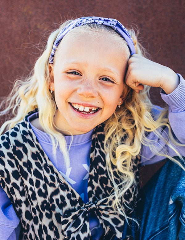 meisjes kindermodel met lichtblond haar Laurie K.