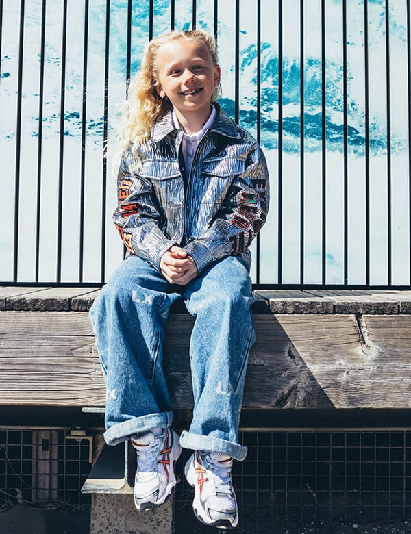 meisjes kindermodel met lichtblond haar Laurie K.