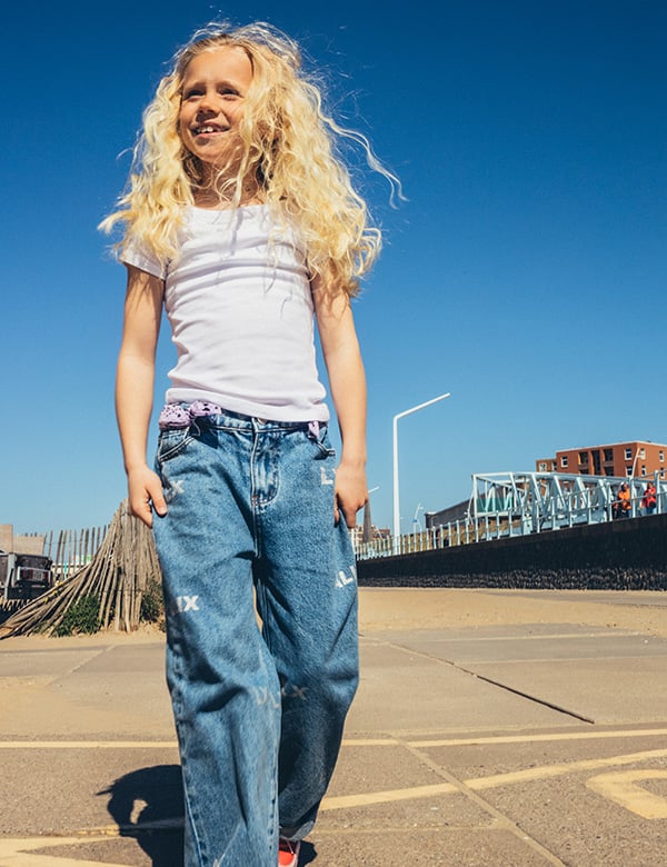 meisjes kindermodel met lichtblond haar Laurie K.