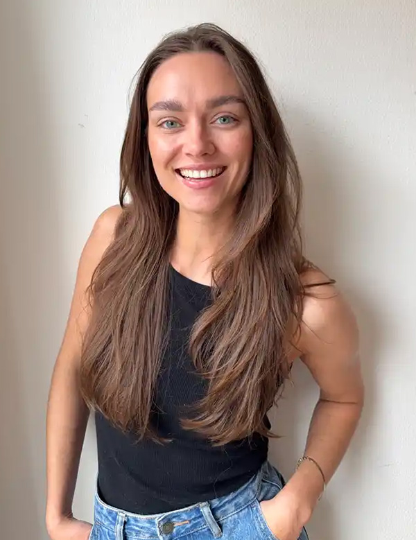 vrouwelijk model met donker haar Sabine G.