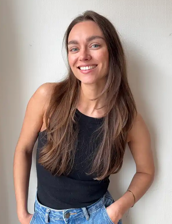 vrouwelijk model met donker haar Sabine G.