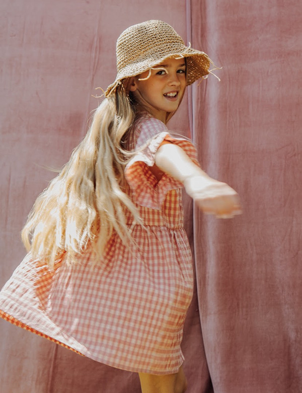 meisjes kindermodel met blond haar Tess N.