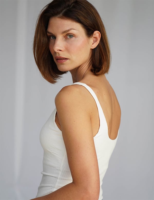 Vrouwelijk model met bruin haar Charlotte A.