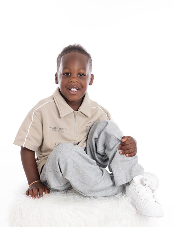 Kindermodel met bruin haar Devante