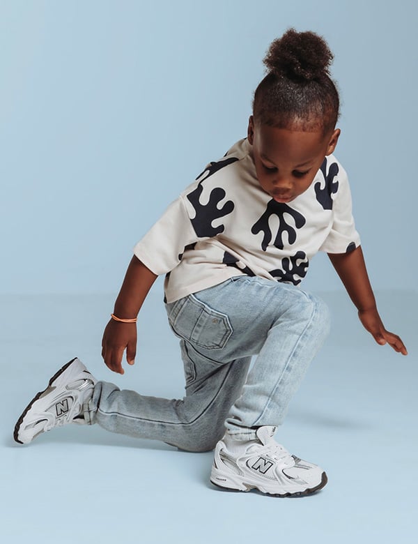 Kindermodel met bruin haar Devante