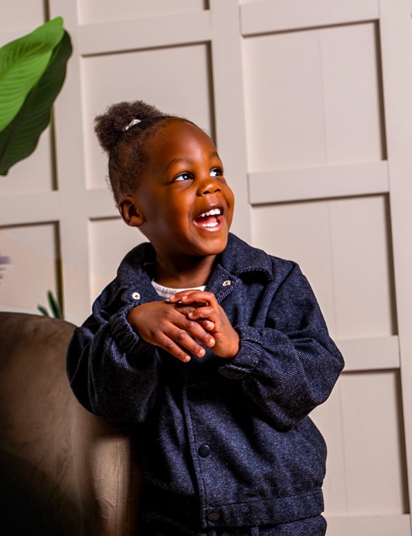 Kindermodel met bruin haar Devante