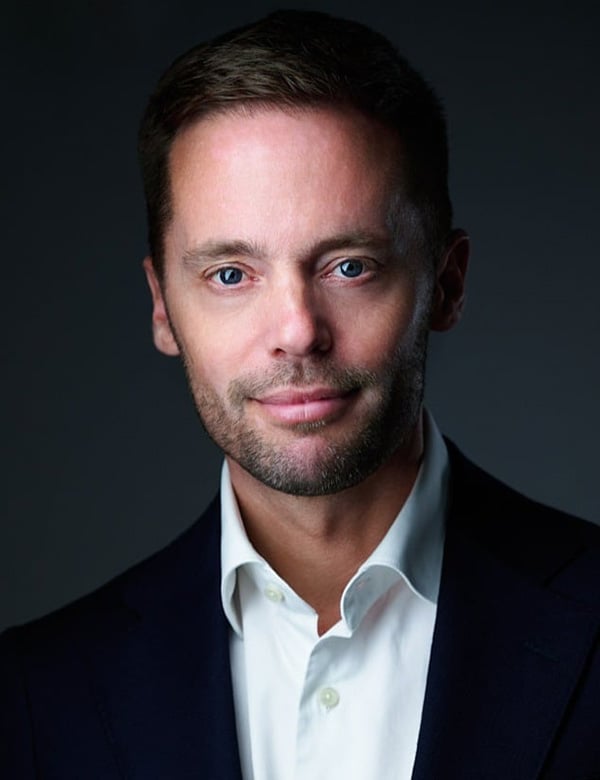mannelijk acteur met donkerblond haar Jochem L.