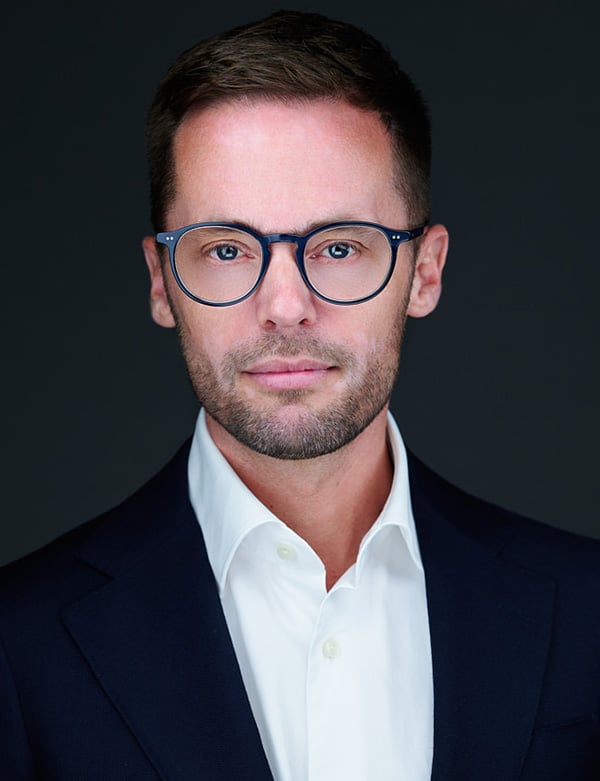 mannelijk acteur met donkerblond haar Jochem L.