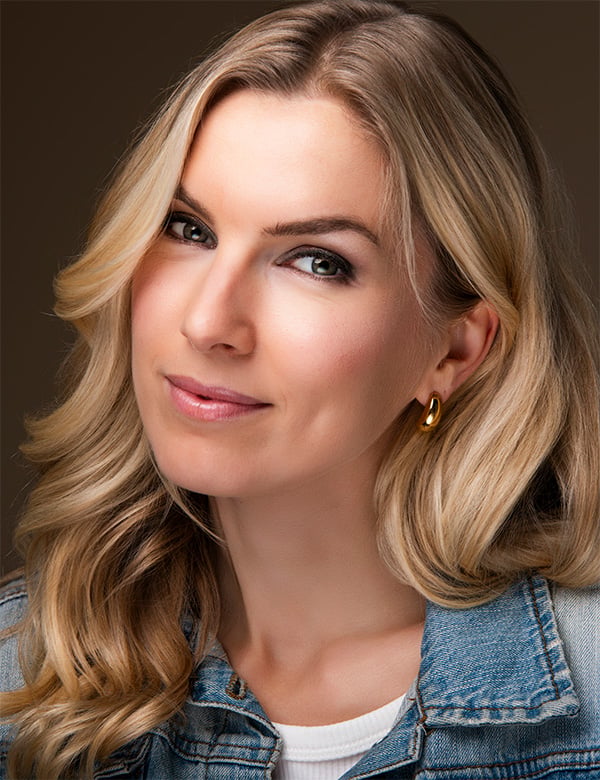 Vrouwelijk model met blond haar Renée B.