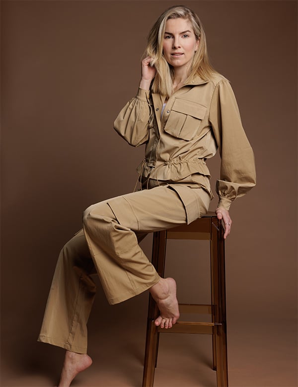 Vrouwelijk model met blond haar Renée B.