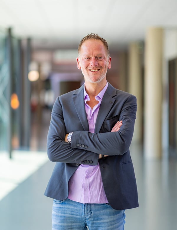 mannelijk model met blauwe ogen Robbert T.