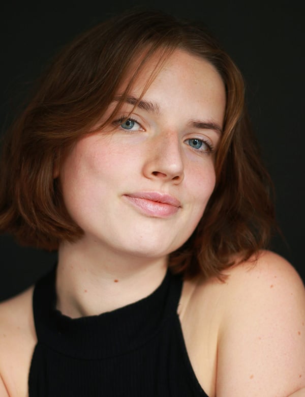 Vrouwelijk model met donkerbruin haar Thereza