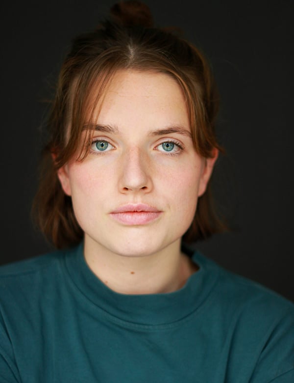 Vrouwelijk model met donkerbruin haar Thereza