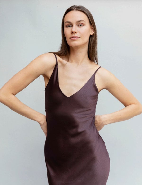 Vrouwelijk model met bruin haar Amber M.