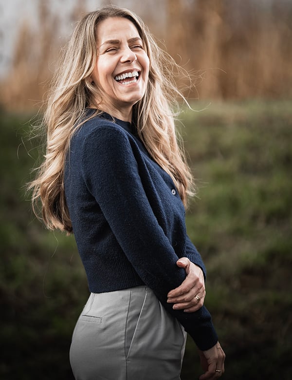 Vrouwelijk model met blond haar Angelique R.