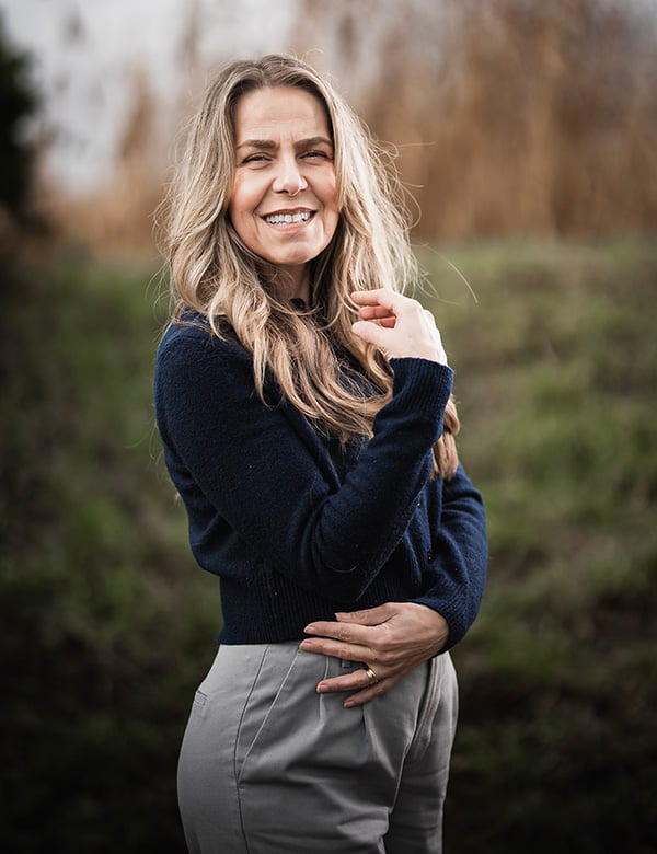 Vrouwelijk model met blond haar Angelique R.
