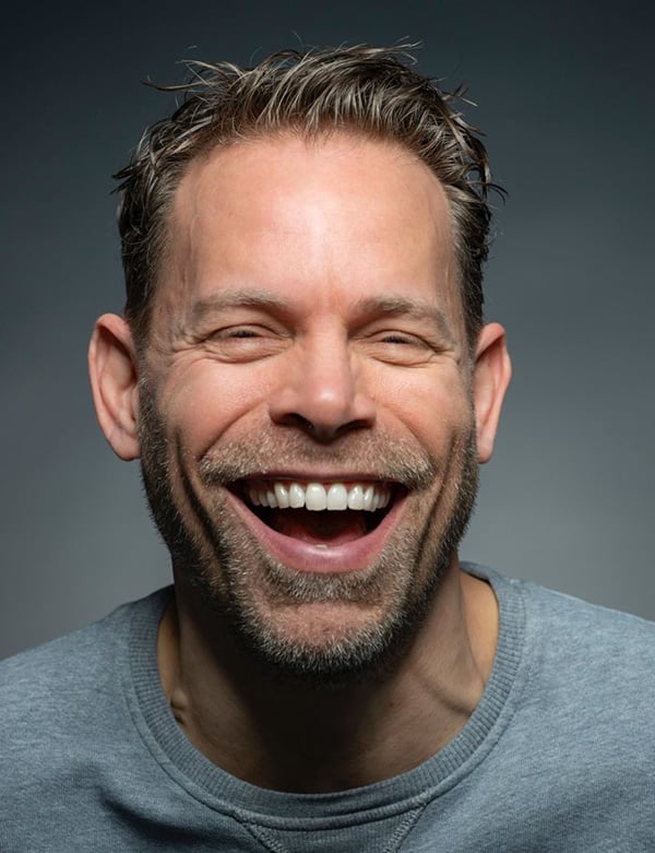 Mannelijk model met blauwe ogen Bas P.