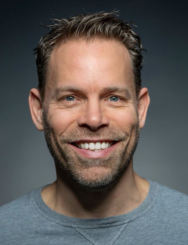 Mannelijk model met blauwe ogen Bas P.