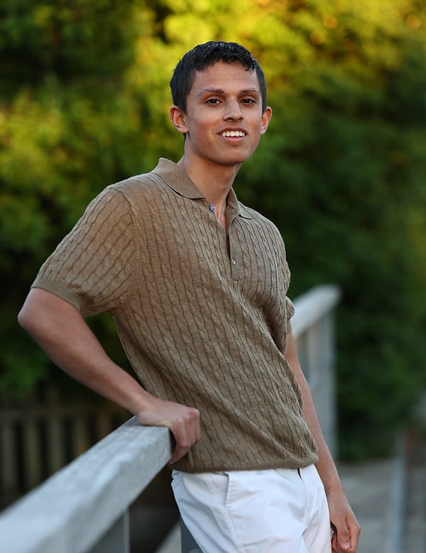 Mannelijk model met bruine ogen Dinand