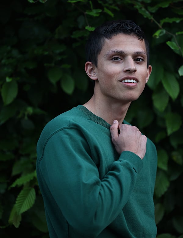 Mannelijk model met bruine ogen Dinand