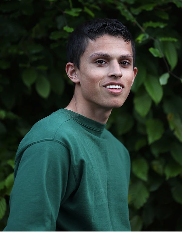 Mannelijk model met bruine ogen Dinand