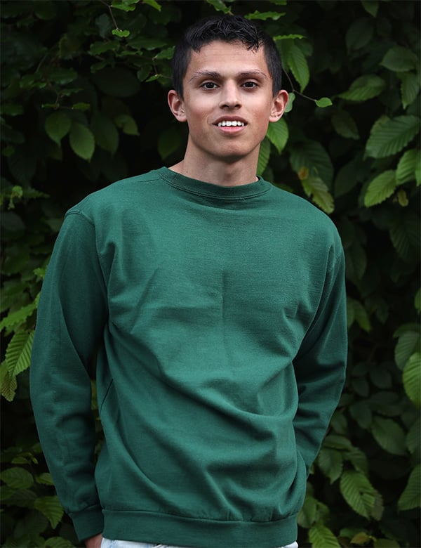 Mannelijk model met bruine ogen Dinand