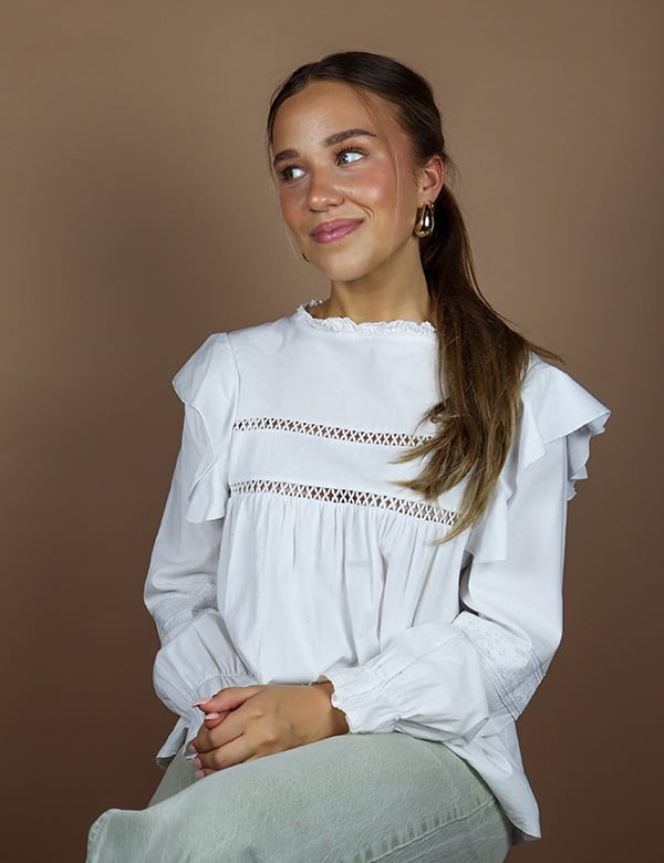 vrouwelijk model met lang haar Gijsje.