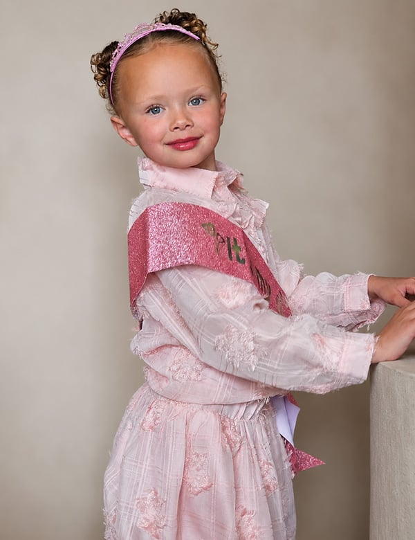 meisjes kindermodel met blonde krulletjes Jaylinn B.