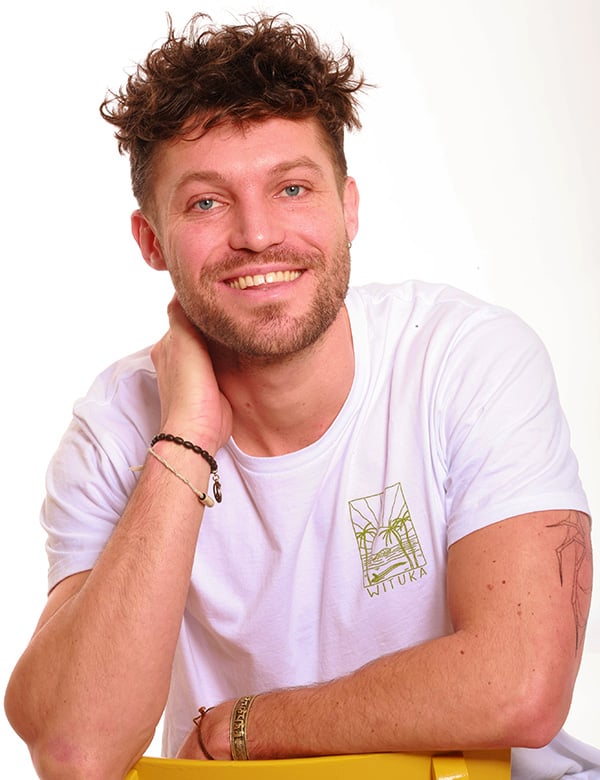 Mannelijk model met donkerbruin haar Joris W.