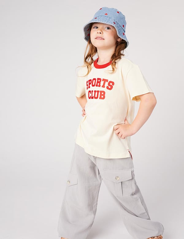 Kindermodel met bruin haar Loua V.