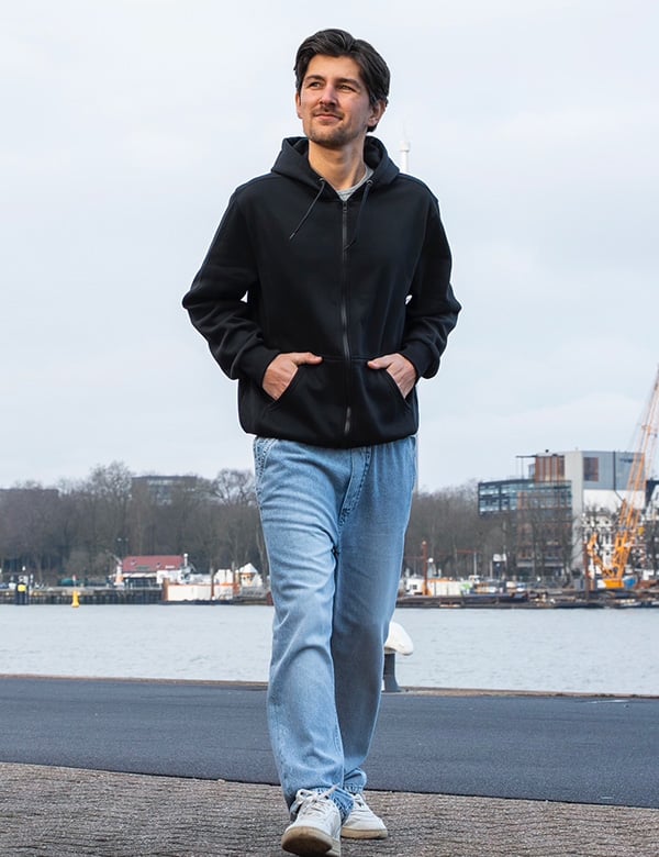 mannelijk model met donker haar Rik A.