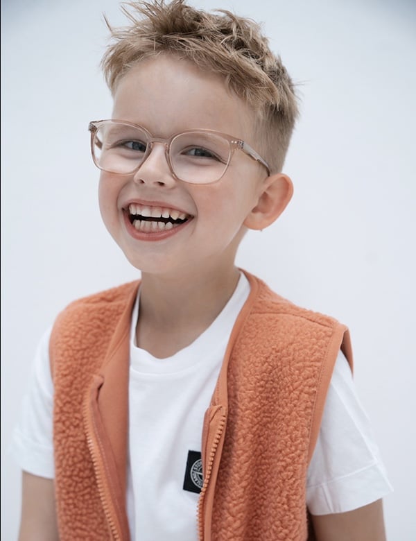 Kindermodel met blond haar Aiden B.