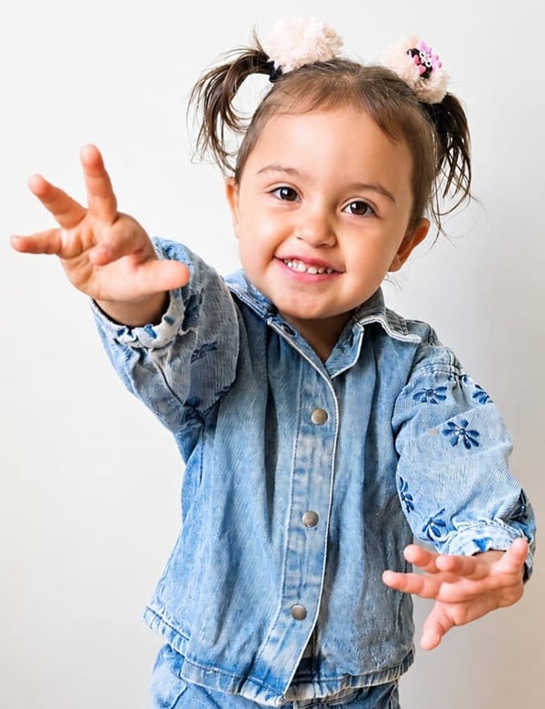 Kindermodel met bruin haar Ariana A.