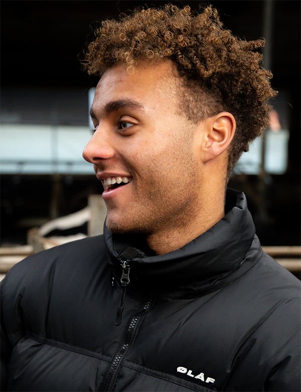 Mannelijk model met lichtbruin haar Dexter E.
