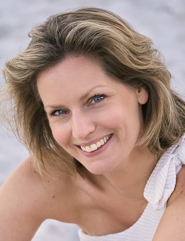 Vrouwelijk model met blond/bruin haar ellen g.