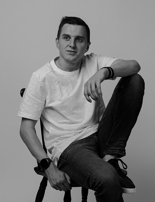 Mannelijk model met donkerblond haar Matthijs D.